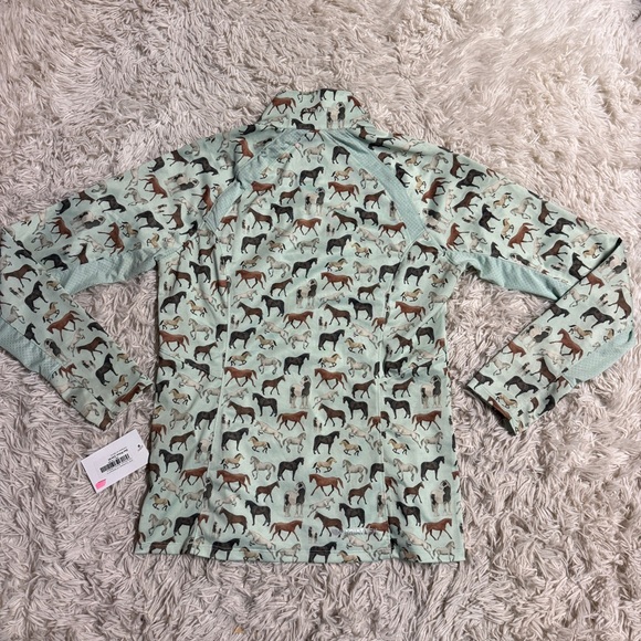 Women’s Medium Green Ariat Horse Pattern Long Sleeve Horseback Riding Sunshirt - Picture 3 of 4